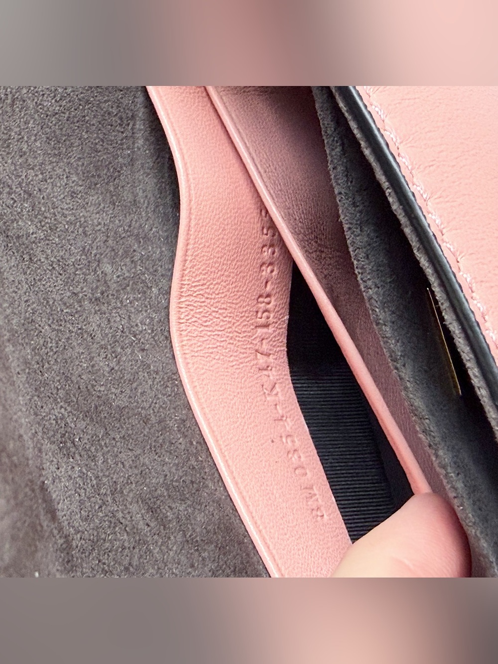 FENDI mini baguette FF pink leather logo crossbody bag with chain + box - Picture 11 of 15